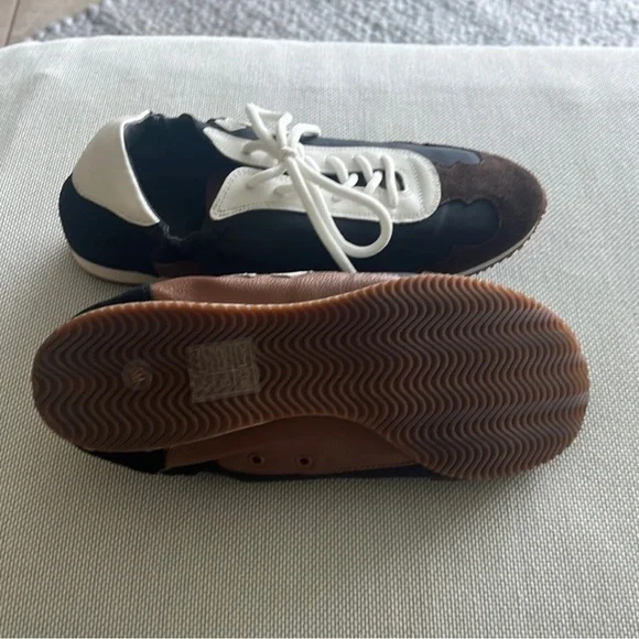 Tory Burch Sneakers Size 8 - Picture 2 of 4